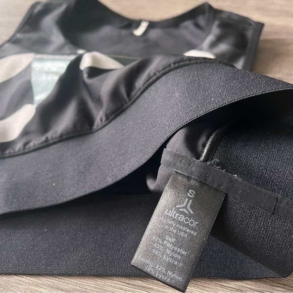 Ultracor knockout black camo star cropped tank/ sports bra top - Picture 6 of 7